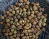 A picture of step 2 of Hing masaledar kala chana.