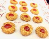 Foto langkah ke 10 dari resep Strawberry with Cheese Thumbprint Cookies.