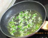 Gombával és mozzarellával töltött ravioli, fehérboros mártással recept fázis 3 fotója