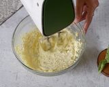 Foto langkah ke 3 dari resep Vanilla Cupcake (Moist & Fluffy).
