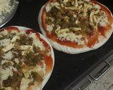 A picture of step 3 of ONION  CAPSICUM  double  cheese  pizza without oven.