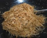 Gambar langkah 5 resipi Bihun goreng sempoi.