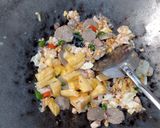 Foto langkah ke 6 dari resep Nasi Goreng Nanas.