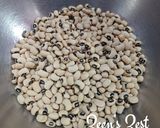 A picture of step 1 of Alasanda Vada/Garelu - Andhra Black Eyed Bean Fritters.