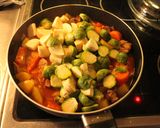 Foto del paso 5 de la receta: Guisito hortalizado a contramano, no........, ni ahí, bien de izq