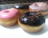 A picture of step 5 of Donuts.