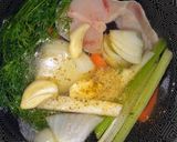 Foto del paso 1 de la receta: Pescado en salsa blanca y ensalada con vinagreta de mostaza
