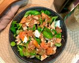 Foto del paso 4 de la receta: Ensalada de caballa con tomate, queso y vinagreta casera de yogur