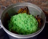 Foto langkah ke 3 dari resep Tape Ketan Hijau Lembut.