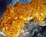 तिल मूंगफली चिक्की (Til mungfali chikki recipe in Hindi) रेसिपी चरण 5 फोटो