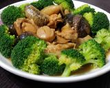 A picture of step 7 of Chinese abalone sea cucumber mushroom stew 鮑魚花膠海參江瑤柱煲.