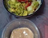 Foto langkah ke 2 dari resep Fruits Salad with Thousand Island Sauce.