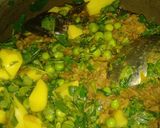 A picture of step 4 of AlooMatarQeema Methi(sardion ki soghat).