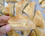 صورة لخطوة 3 من وصفة رقائق البف باستري بالجبن 😉