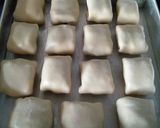 Foto langkah ke 6 dari resep Bolen pisang keju.