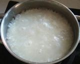 Foto langkah ke 1 dari resep Bubur Ikan Salmon.