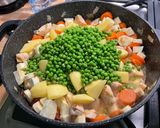 Une image de l'étape 21 de Poulet aux carottes, panais, petits pois et pommes de terre.