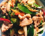 รูปขั้นตอนการทำที่ 3 ของ หมูผัดสมุนไพร