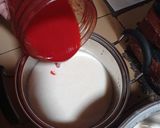 Foto langkah ke 3 dari resep Puding Kotak Stroberi.
