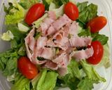 Foto del paso 1 de la receta: Ensalada de Lechuga, Jamón, Queso y Aceitunas