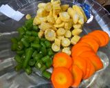 Foto langkah ke 1 dari resep Ayam Cah Jamur.