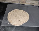 Foto del paso 7 de la receta: Empanadas rellenas de pollo con salsa bechamel y masa integral con semillas casera