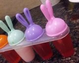 A picture of step 5 of Jam-e-shirin popcicles and malai popcicles.