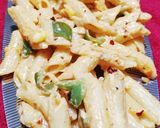 A picture of step 4 of Cheesy white sauce Pasta.