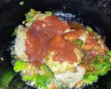 Foto del paso 4 de la receta: Muslos de pollo deshuesado en salsa