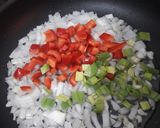Foto del paso 2 de la receta: Salsa con hongos de pino