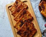 Gambar langkah 3 resipi Biskut Tawar Sambal.