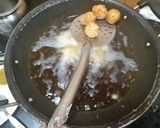 A picture of step 2 of Crunchy Potato Balls.