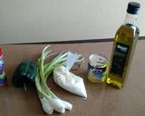 Foto del paso 1 de la receta: Pollo en crema poblana