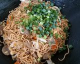 Foto langkah ke 4 dari resep Mie Goreng Baso Sapi.