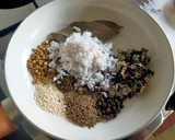 A picture of step 1 of Kanda-Lasoon Masala.