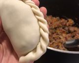 Foto del paso 12 de la receta: Empanadas fritas de bondiola desmenuzada