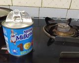 A picture of step 2 of Pudding with milkmaid.