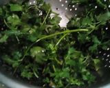 A picture of step 2 of Green chutney.