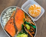 Foto langkah ke 6 dari resep Bekal Salmon Panggang.
