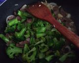 Foto langkah ke 4 dari resep Daging Sapi Cah Brokoli.
