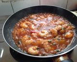 Foto langkah ke 2 dari resep Udang saus tomat.