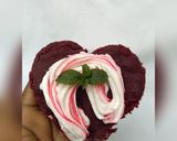 A picture of step 2 of Red velvet milkshake.