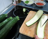 Foto del paso 1 de la receta: Calabacines rellenos de carne