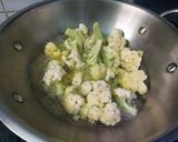 A picture of step 1 of Cauliflower Korma.