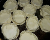 Foto del paso 3 de la receta: Canastitas rápidas de queso y cebolla