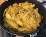 Une image de l'étape 7 de Émincé de pommes de terre à l'ail fumé et persil.