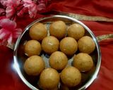 A picture of step 9 of Suji & besan ke ladoo.