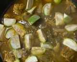 รูปขั้นตอนการทำที่ 3 ของ แกงเผ็ดไก่กับมะเขือ