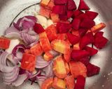 A picture of step 2 of Tomato beetroot Soup.