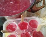 Foto langkah ke 5 dari resep Agar2 buah naga populer.